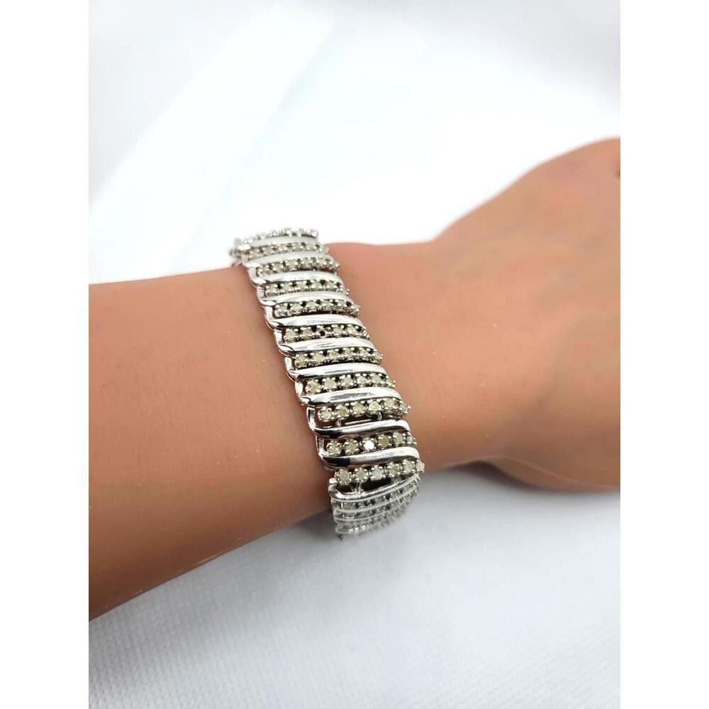 JWBR Elegant Sterling Silver Bracelet with Diamonds